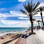 Gumersindo Near The Sea 아파트 *